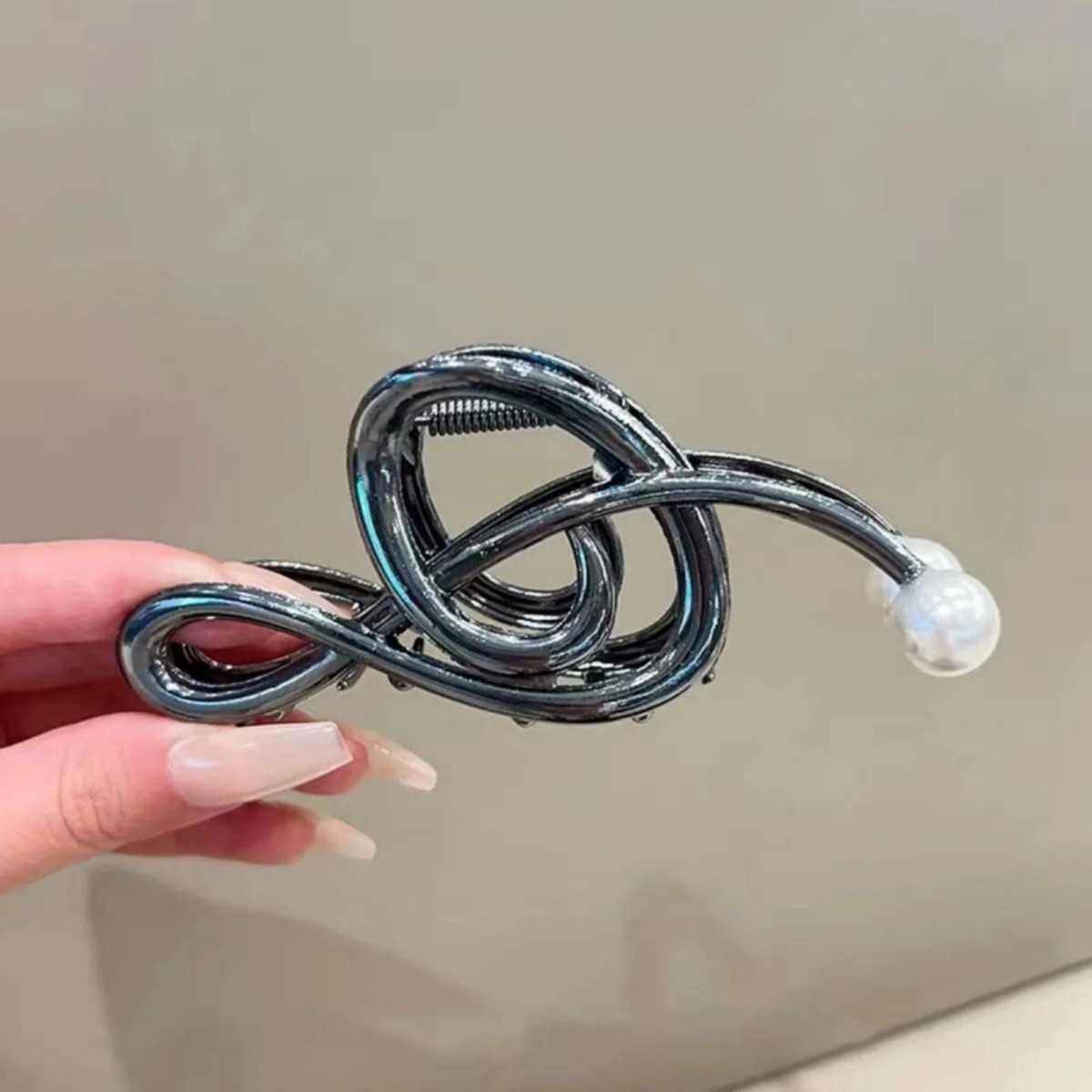 Pearl Treble Clef Hair Clip, e - Photography Date 评论和价格