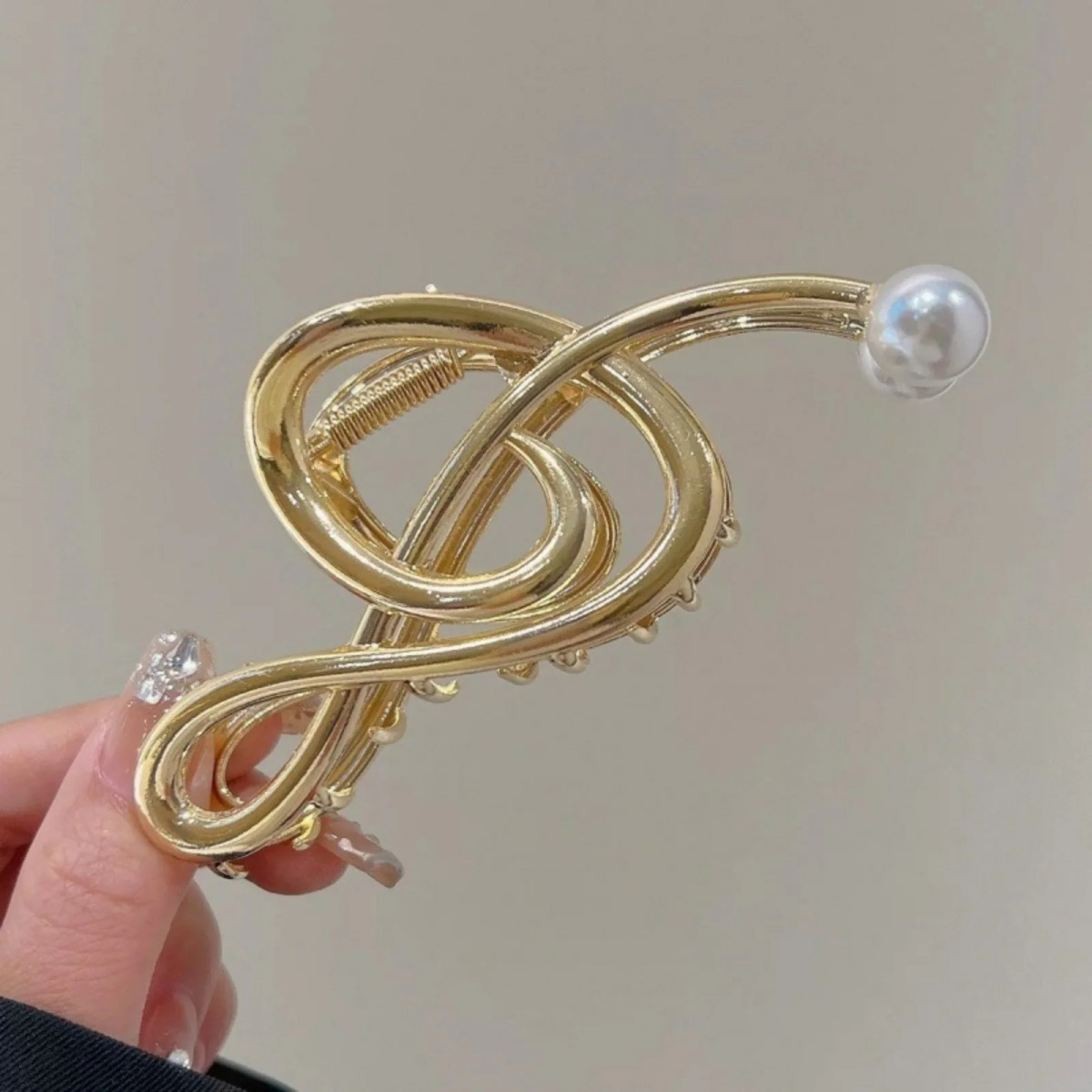 Pearl Treble Clef Hair Clip, e - Photography Date 评论和价格