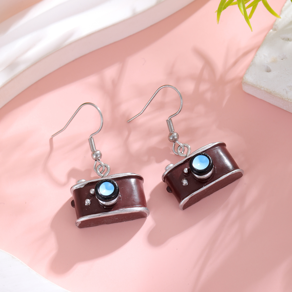 Retro Cute Camera Earrings Int - Photography Interest 评论和价格